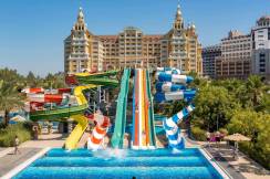 ROYAL HOLIDAY PALACE Pools & Beach